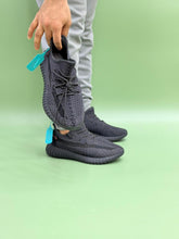 Adidas - Top Premium Yeezy 350 V2