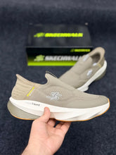 Sketchers Hands Free Slip-ins Hyper Burst