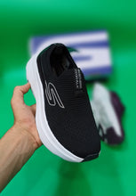 Skechers Max Cushioning Endeavour