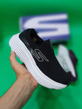 Skechers Max Cushioning Endeavour