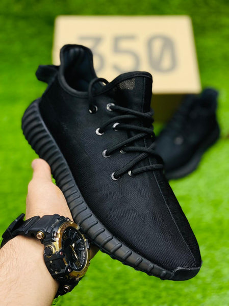 yeezy trainers womens black