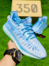 Adid YEEZY BOOST 350 V2