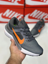 NKE - Air Zoom Vomero 16