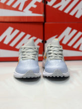NKE - Air Zoom Vomero 16