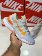 NKE - Air Zoom Vomero 16