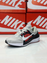 NKE - Air Zoom Vomero 16