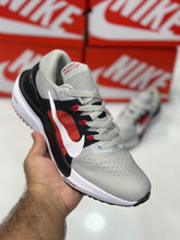 NKE - Air Zoom Vomero 16
