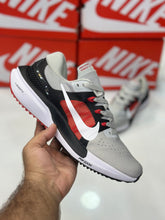 NKE - Air Zoom Vomero 16