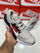 NKE - Air Zoom Vomero 16