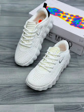 Nike Mind 002 Sneakers