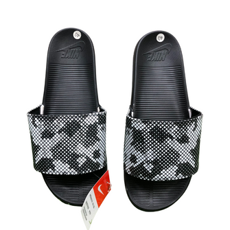 NIKE Victori One Slide in Pakistan.