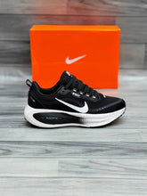 Nike ZoomX Vomero GORE-TEX Running Shoes