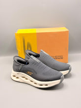 Skechers Max Cushioning slip-on