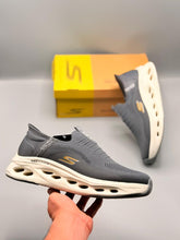 Skechers Max Cushioning slip-on