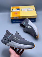 Skechers Max Protect slip-in